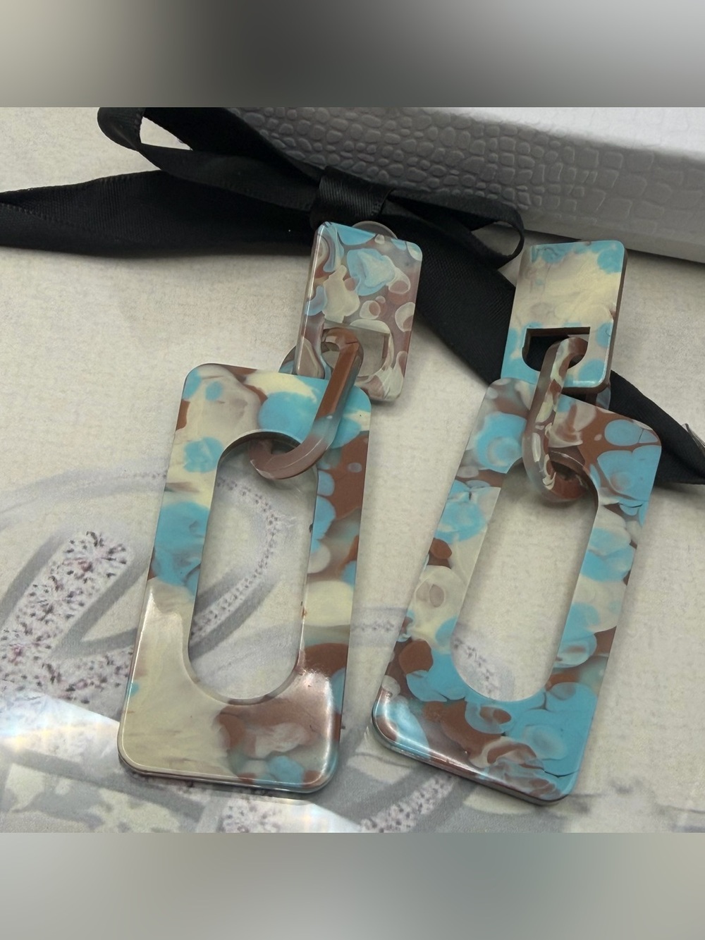 Marble Finish Resin Rectangular Drop Earrings - nwot